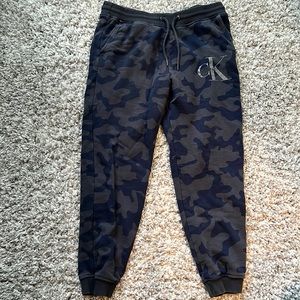Men’s LG Calvin Klein Jeans Camouflage joggers